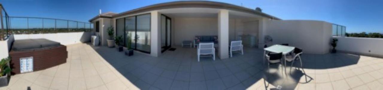 Grand Mercure Allegra Hervey Bay Zewnętrze zdjęcie A balcony
