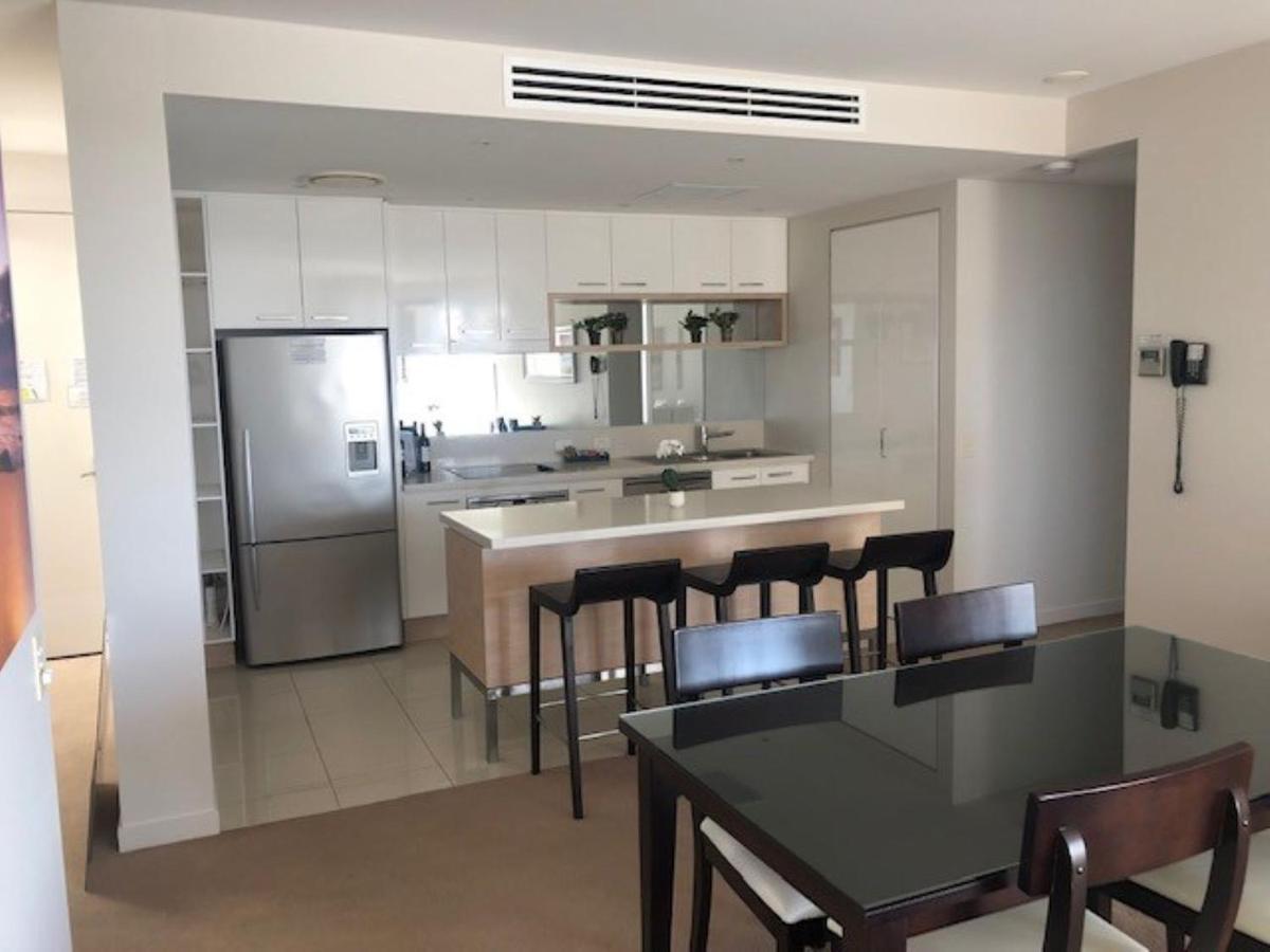 Grand Mercure Allegra Hervey Bay Zewnętrze zdjęcie A kitchen in a typical apartment
