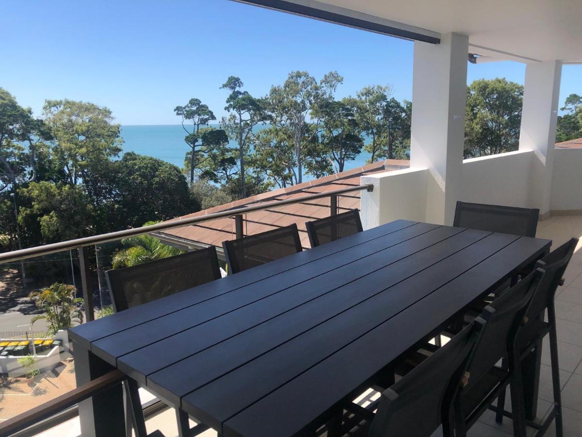 Grand Mercure Allegra Hervey Bay Zewnętrze zdjęcie A balcony in a residential apartment