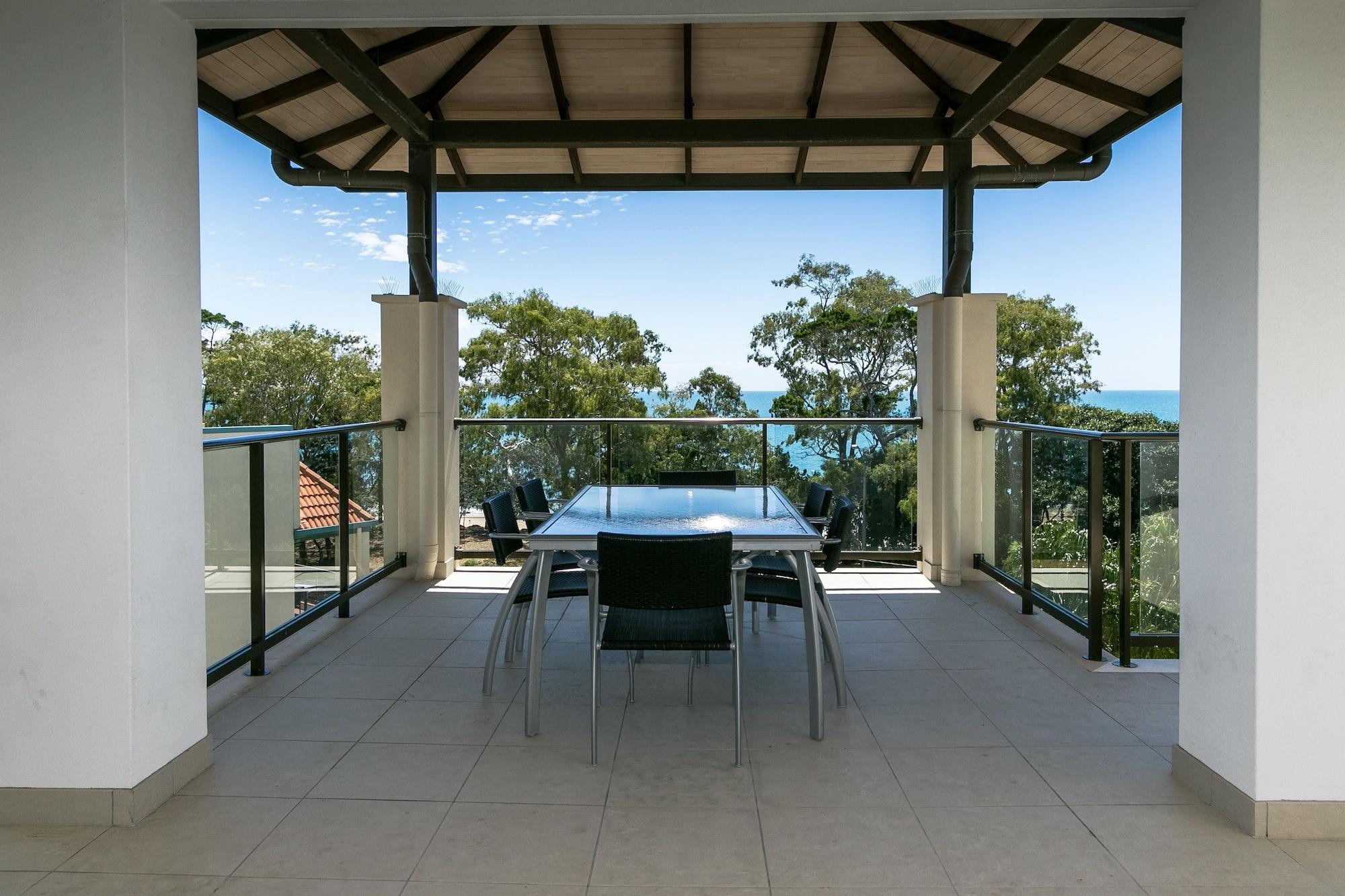 Grand Mercure Allegra Hervey Bay Zewnętrze zdjęcie A balcony