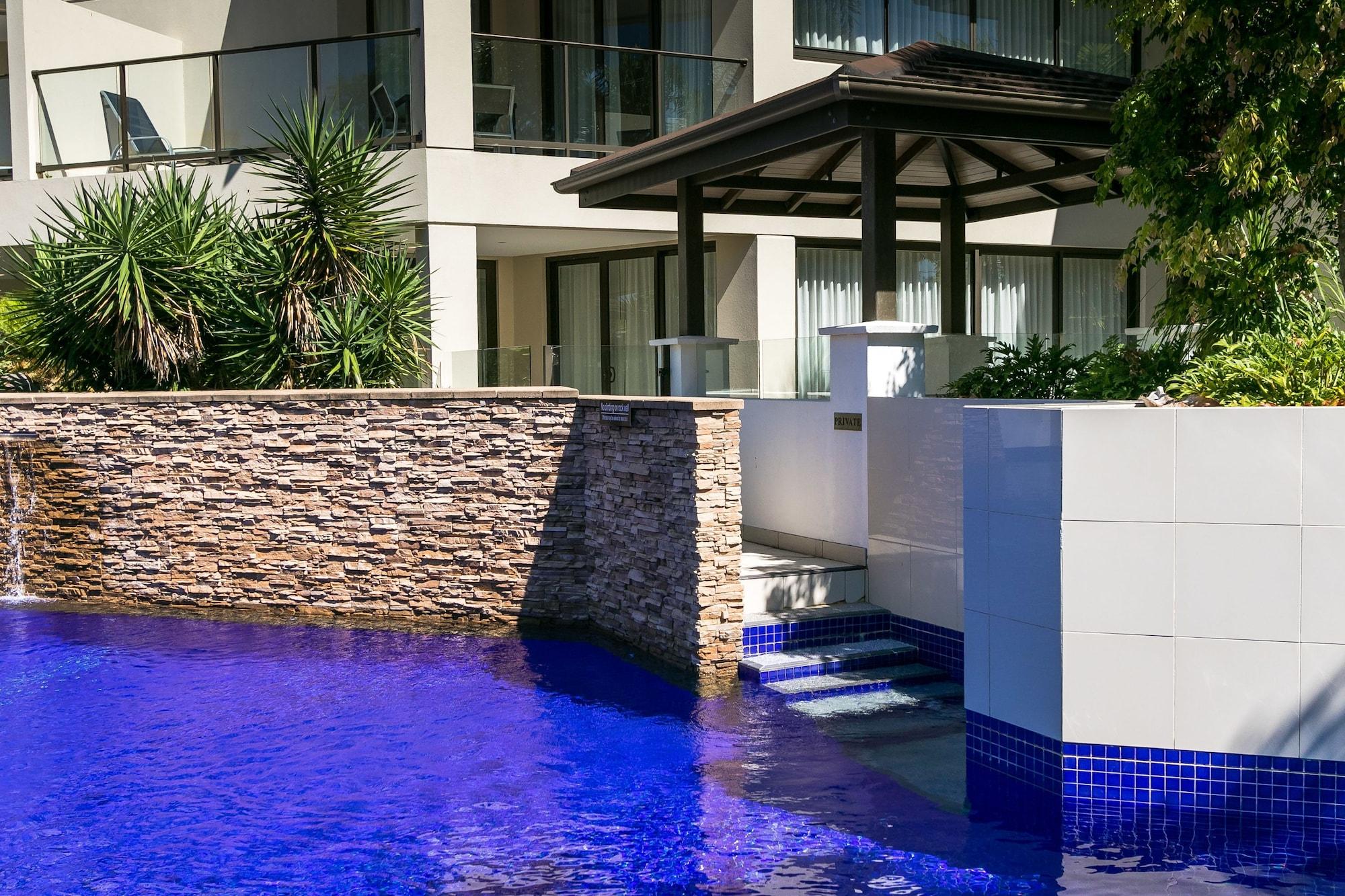 Grand Mercure Allegra Hervey Bay Zewnętrze zdjęcie A pool at the W Hotel, Brisbane