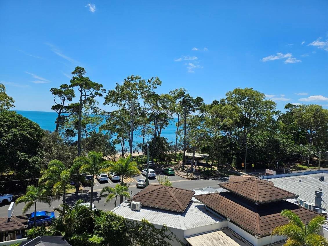 Grand Mercure Allegra Hervey Bay Zewnętrze zdjęcie View of the beach from the hotel