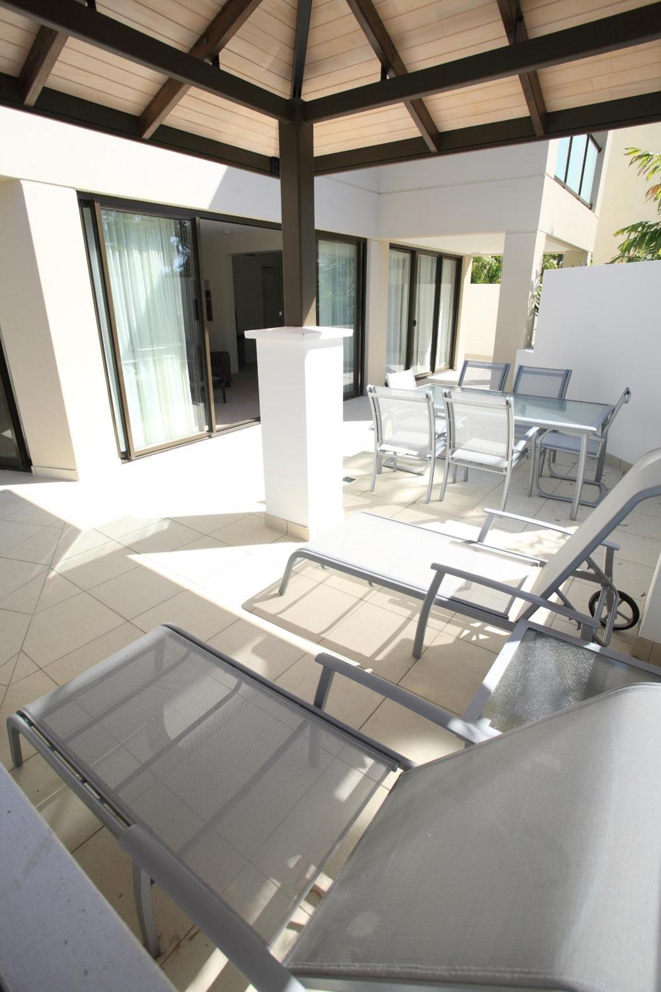Grand Mercure Allegra Hervey Bay Zewnętrze zdjęcie A patio