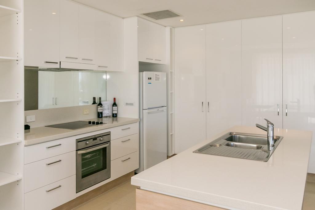 Grand Mercure Allegra Hervey Bay Zewnętrze zdjęcie A modern Australian kitchen