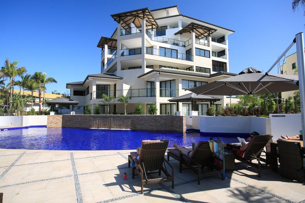 Grand Mercure Allegra Hervey Bay Zewnętrze zdjęcie The pool at the Mantra on Saltwater Island