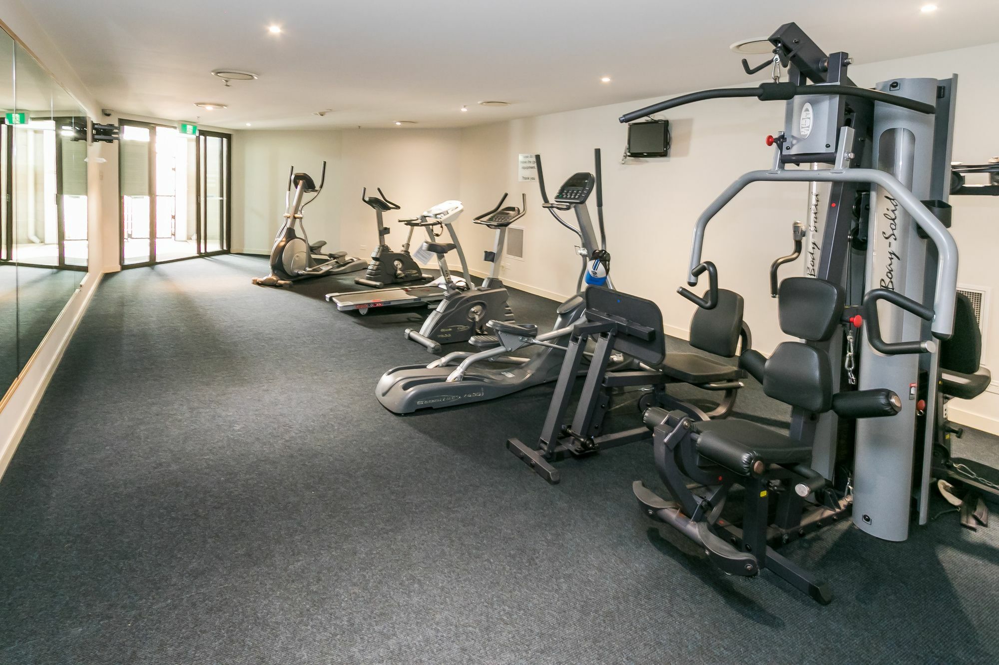 Grand Mercure Allegra Hervey Bay Zewnętrze zdjęcie The gym at the hotel