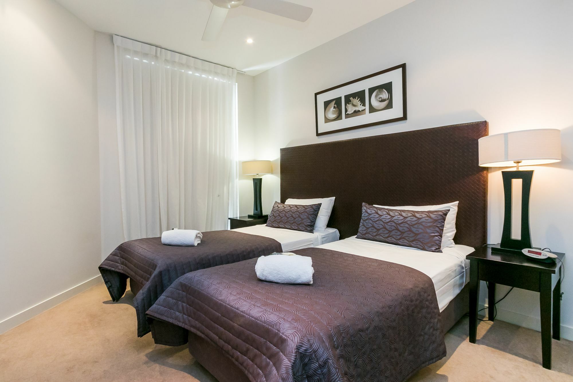 Grand Mercure Allegra Hervey Bay Zewnętrze zdjęcie A bedroom at the Mantra on Broadbeach