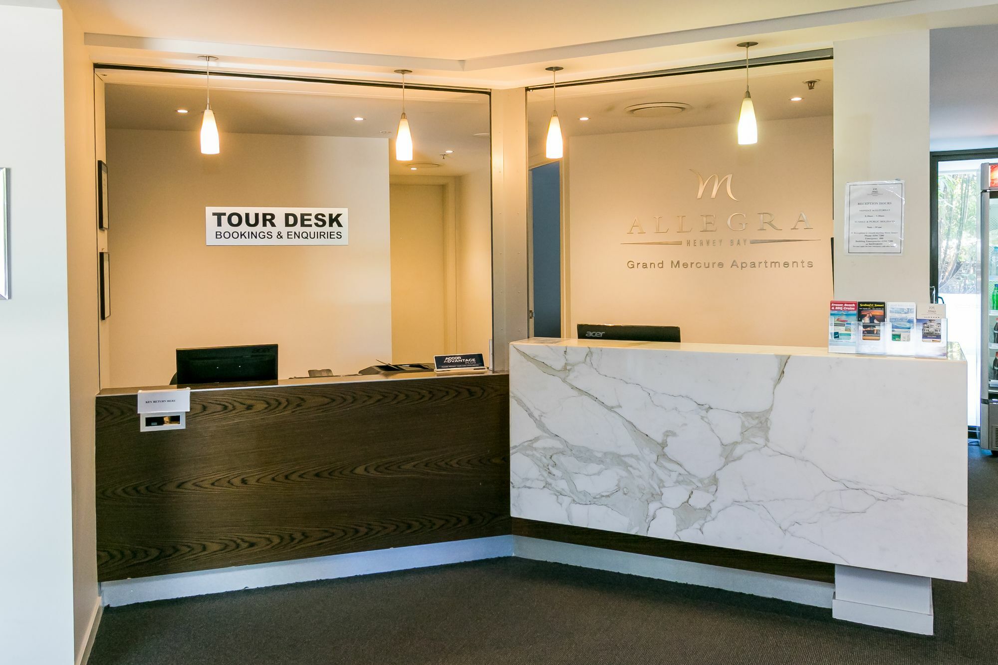 Grand Mercure Allegra Hervey Bay Zewnętrze zdjęcie Tour Desk at the National Museum of the United States Army