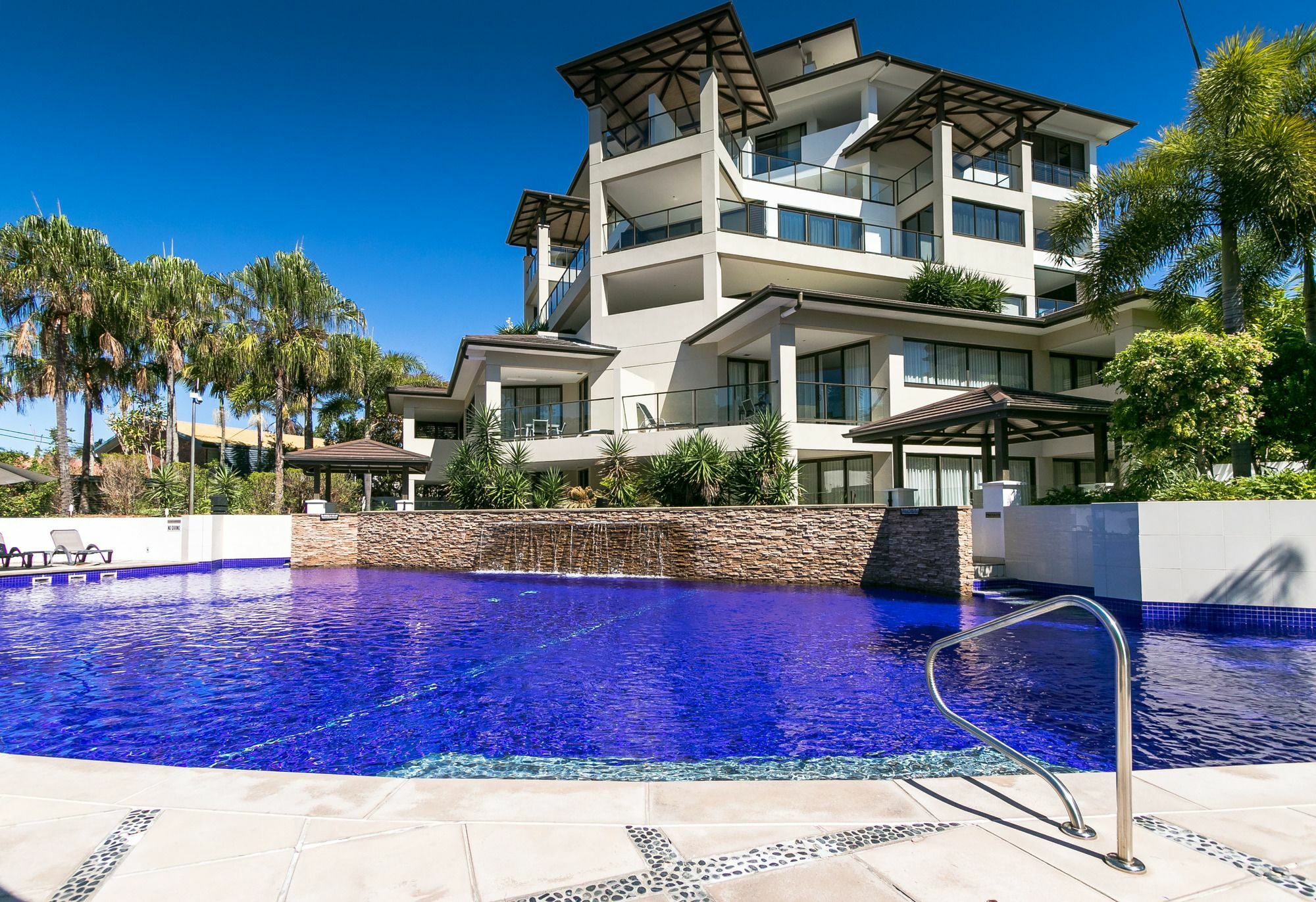 Grand Mercure Allegra Hervey Bay Zewnętrze zdjęcie The pool at Peppers Mantra on Saltwater Island